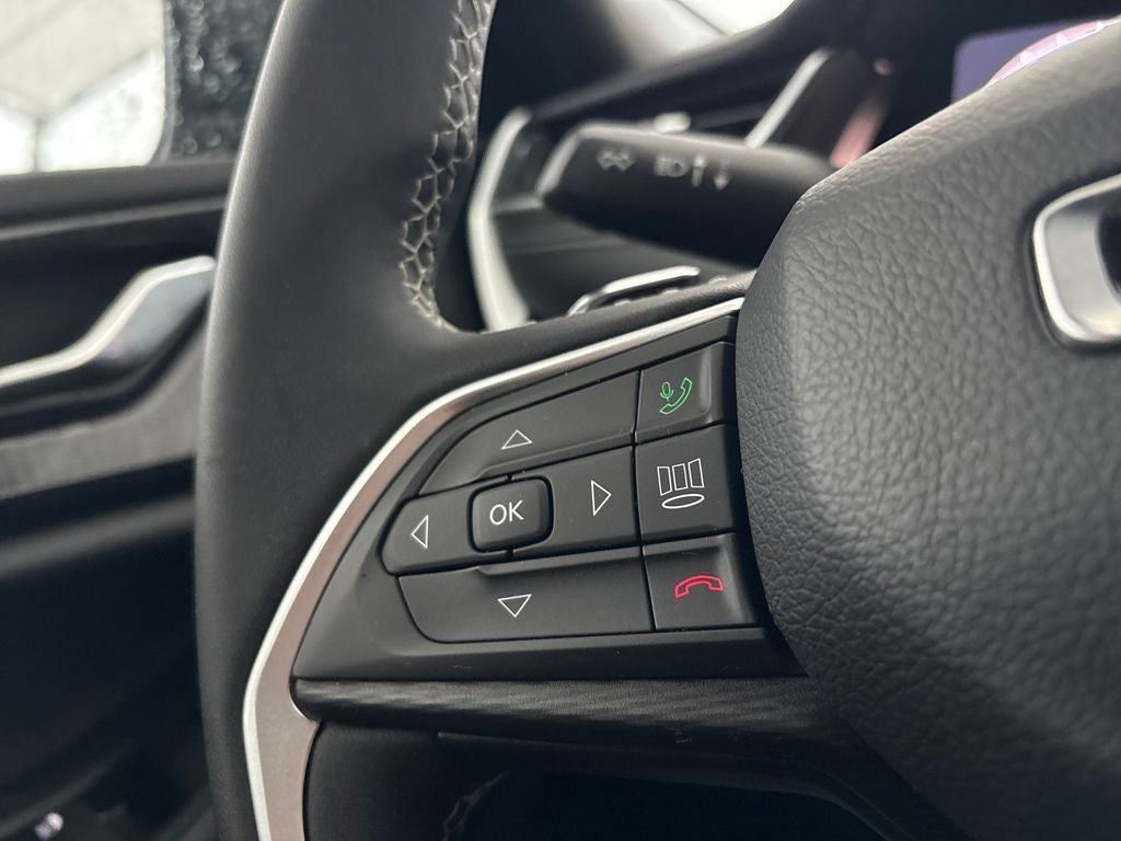 2025 Jeep Grand Cherokee Laredo 4x2