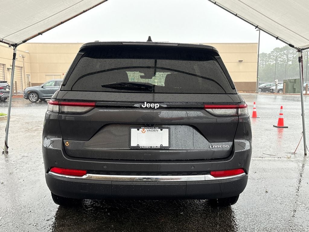 2025 Jeep Grand Cherokee Laredo 4x2