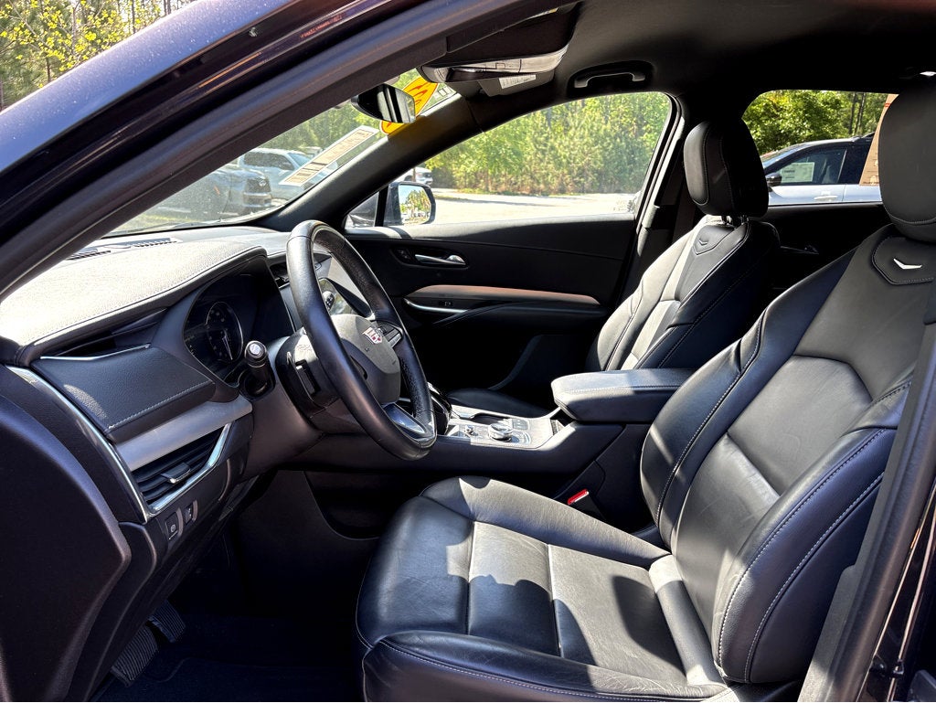 2023 Cadillac XT4 FWD Premium Luxury