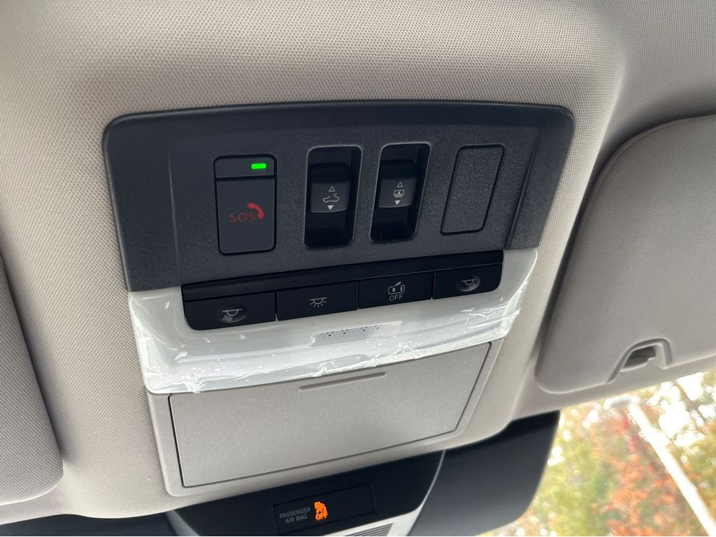 2025 Nissan Pathfinder SV