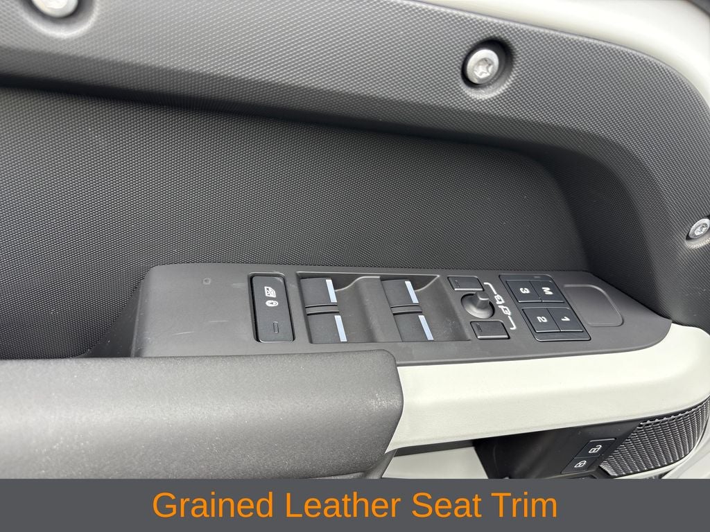 2024 Land Rover Defender 110 SE
