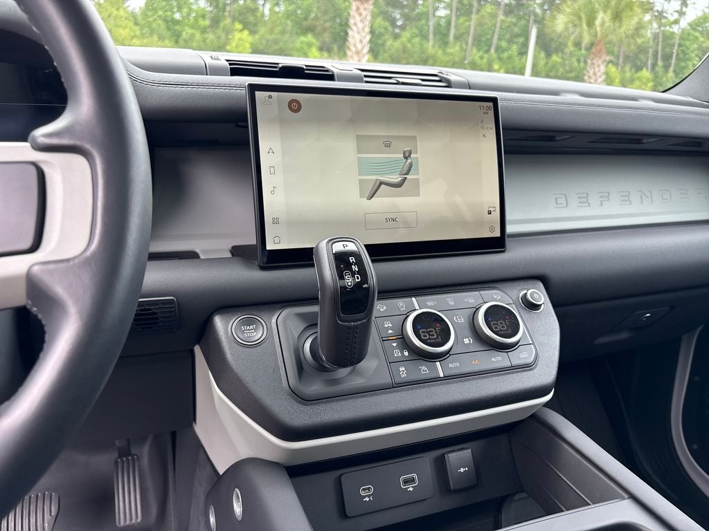 2024 Land Rover Defender 110 SE