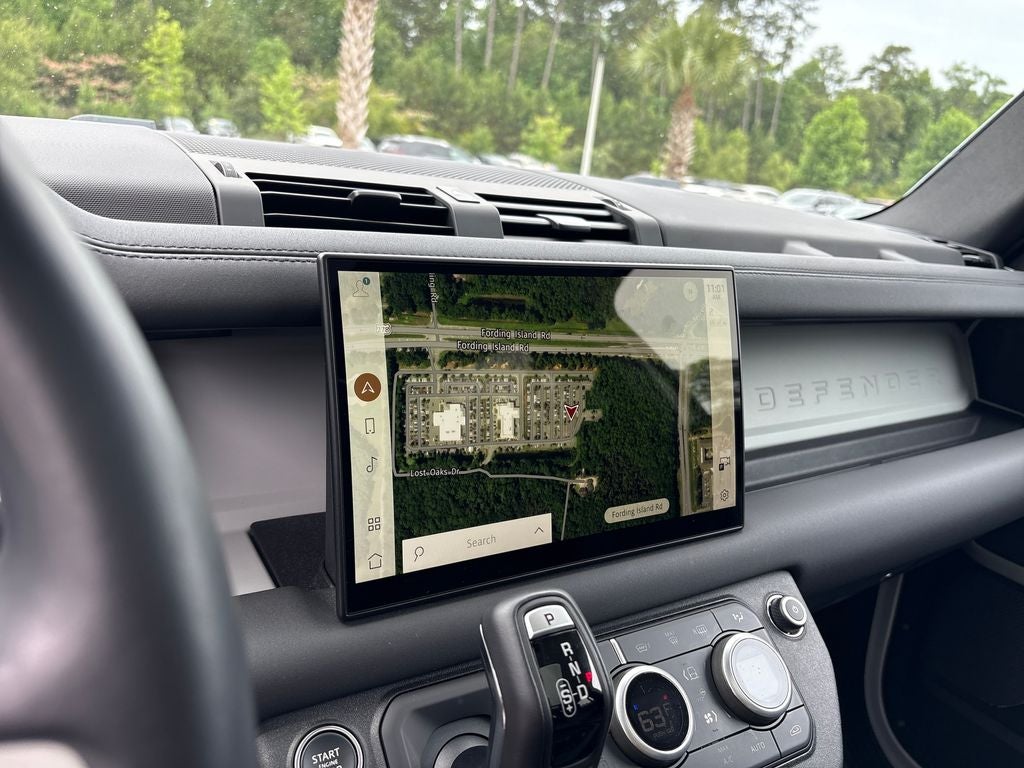 2024 Land Rover Defender 110 SE