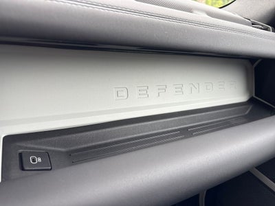 2024 Land Rover Defender 110 SE