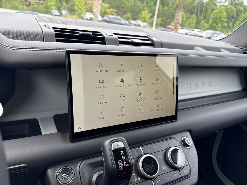 2024 Land Rover Defender 110 SE