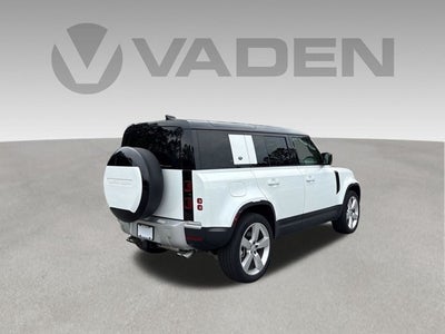 2024 Land Rover Defender 110 SE