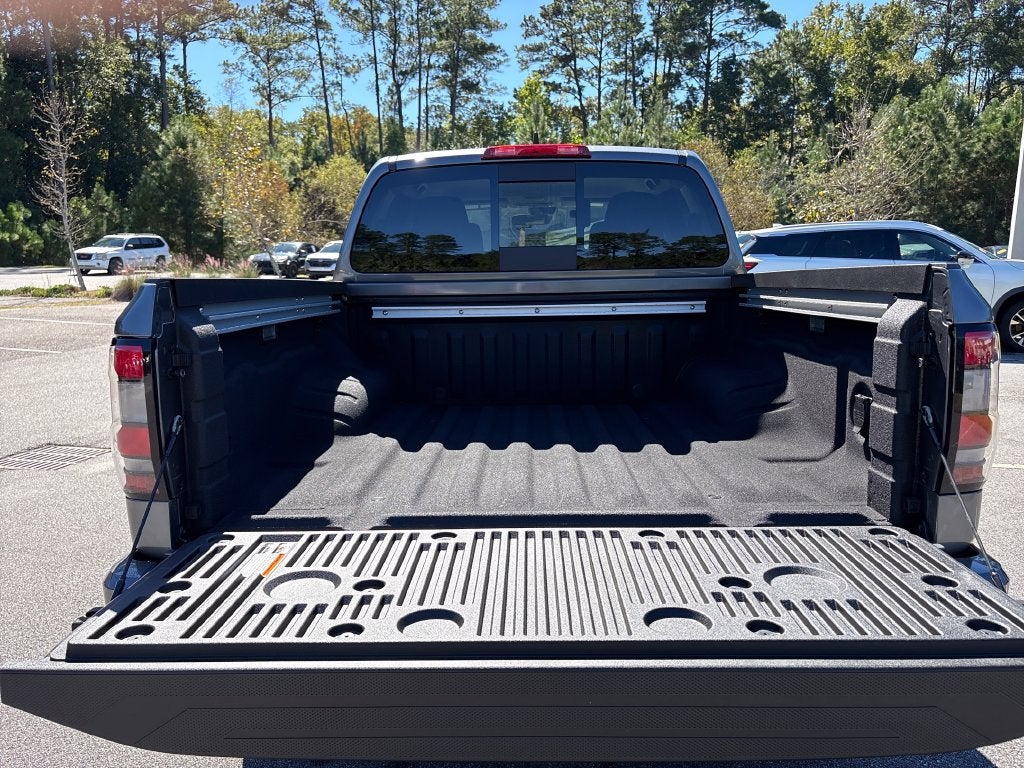 2027 Nissan Frontier Crew Cab SV