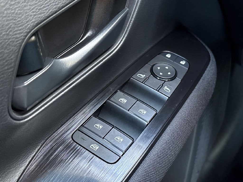 2027 Nissan Kicks S