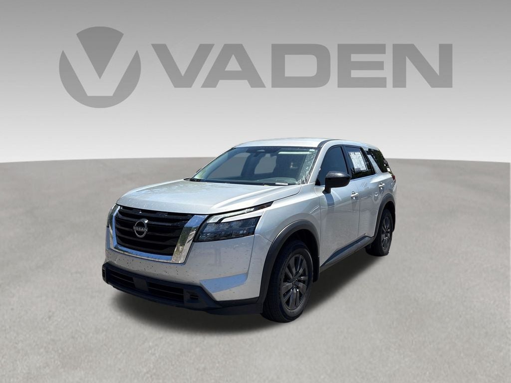 2024 Nissan Pathfinder S 2WD's photo
