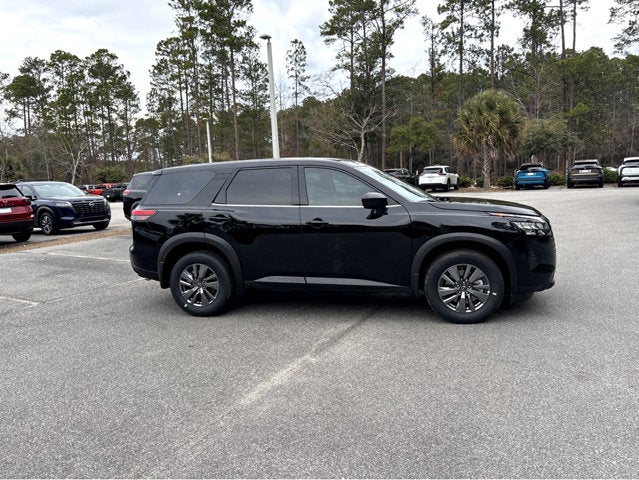 2026 Nissan Pathfinder S