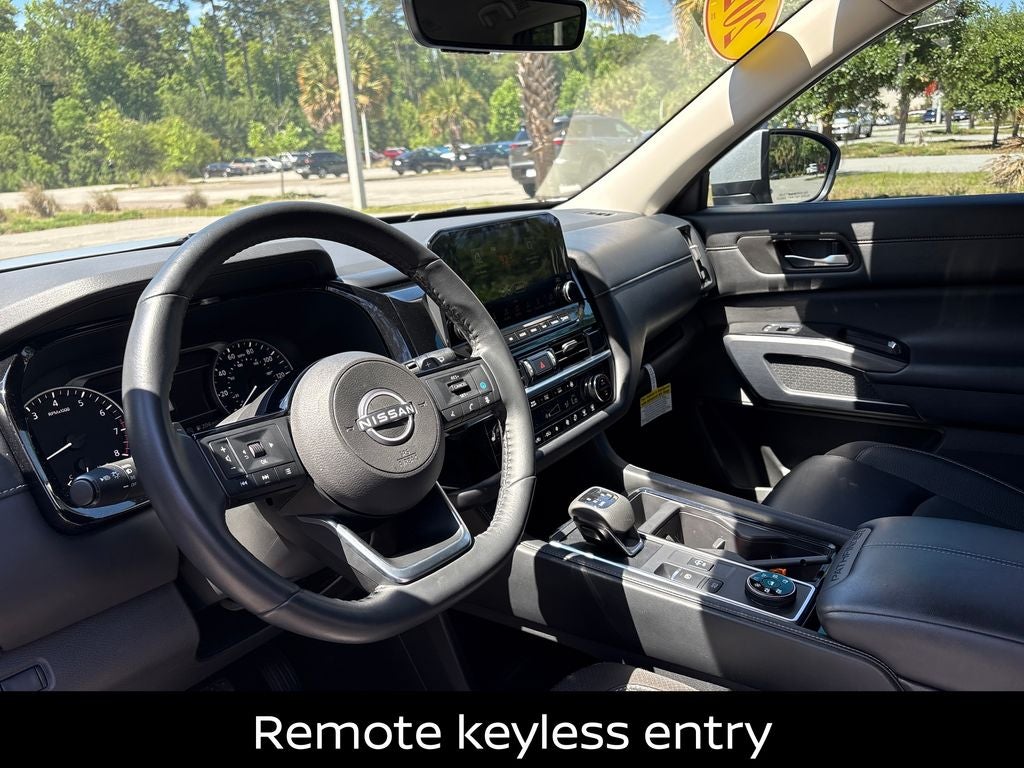 2023 Nissan Pathfinder SL - Photo 8