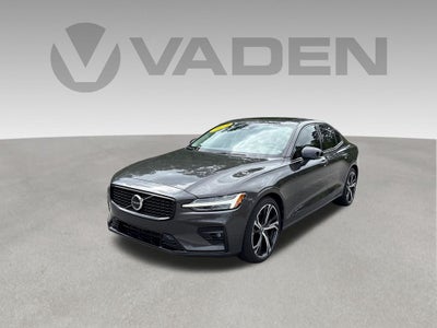 2024 Volvo S60 B5 Plus Dark Theme