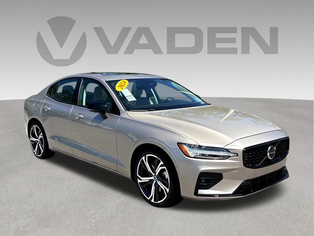 2024 Volvo S60 B5 Ultimate Dark Theme AWD's photo