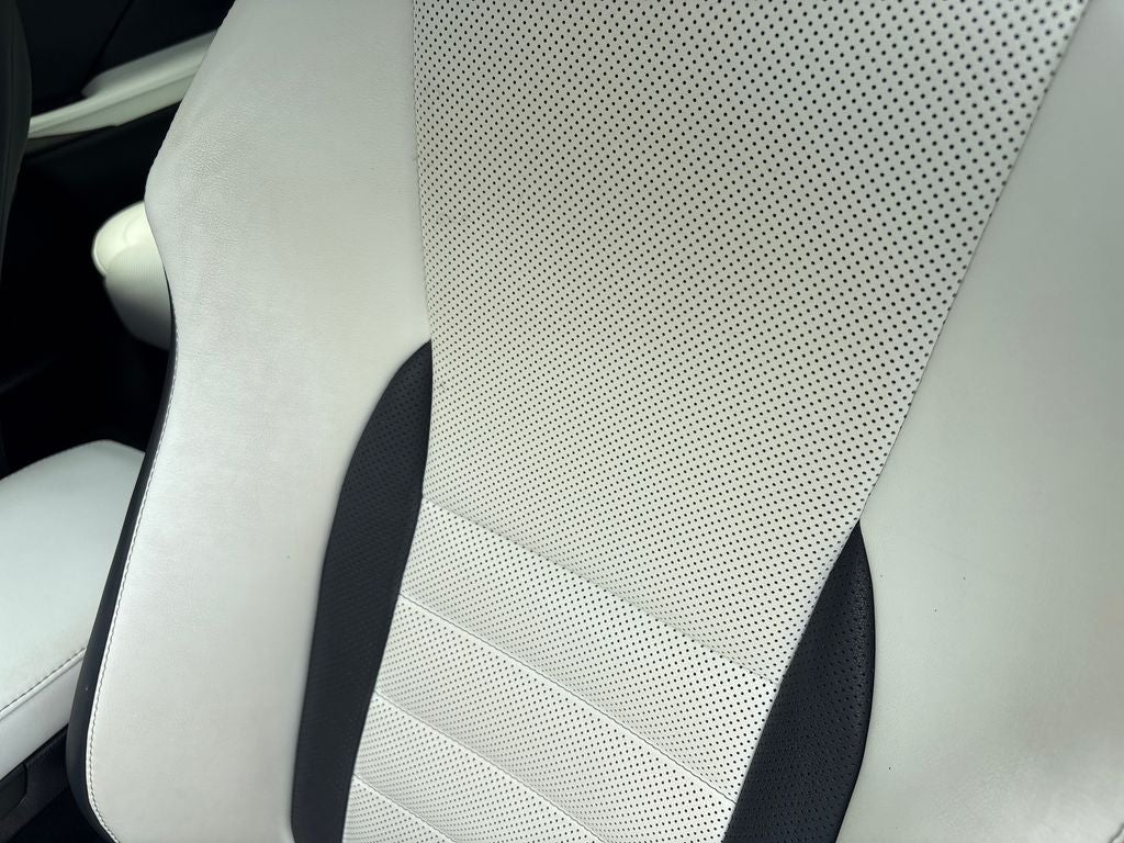 2022 Lexus IS 350 F SPORT - Photo 6