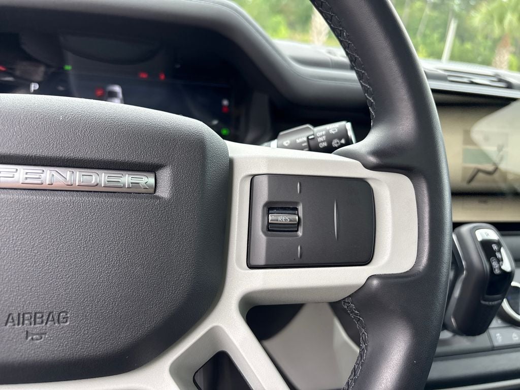 2024 Land Rover Defender SE - Photo 14