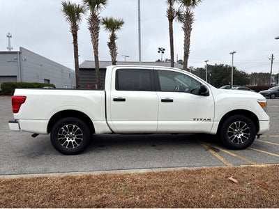 2023 Nissan Titan SV