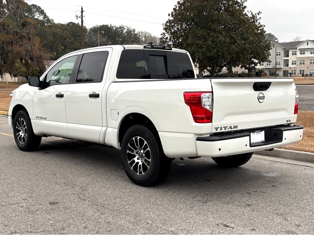 2023 Nissan Titan SV