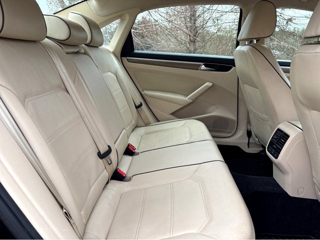 2018 Volkswagen Passat 2.0T SE w/Technology