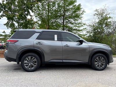 2024 Nissan Pathfinder S