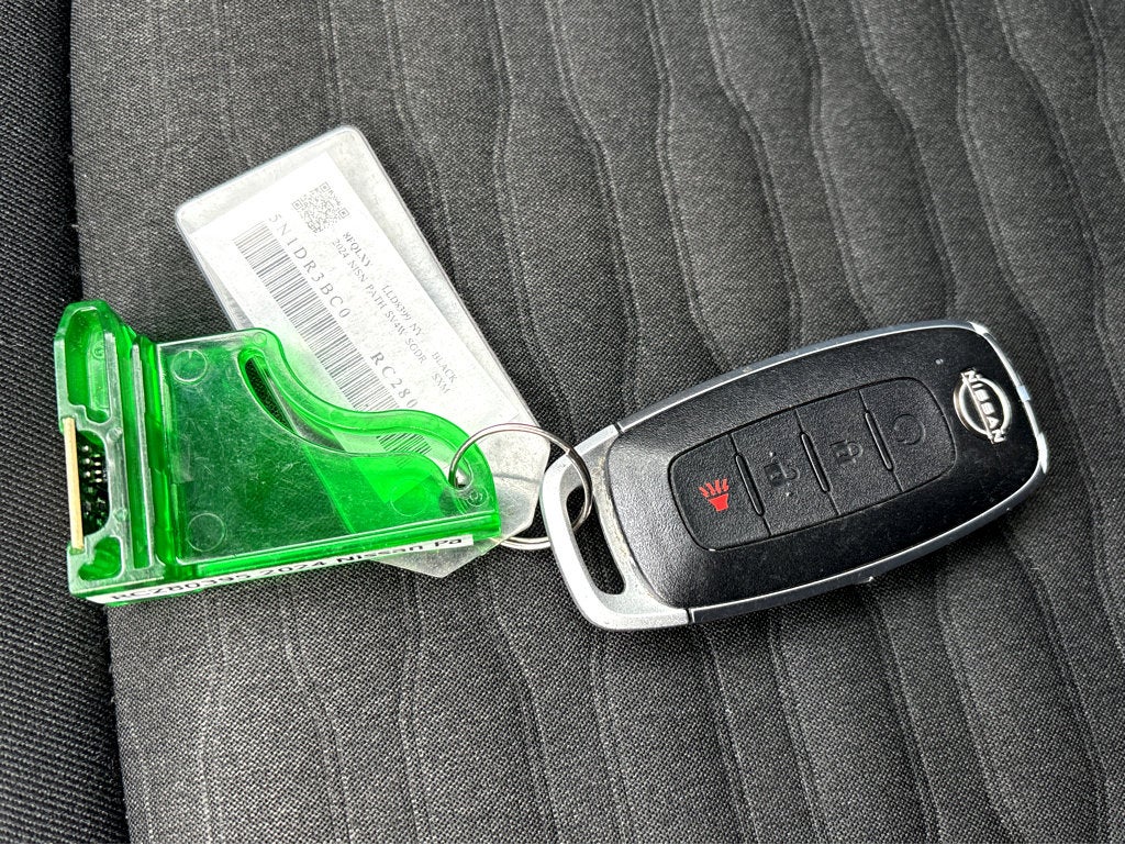 2024 Nissan Pathfinder SV