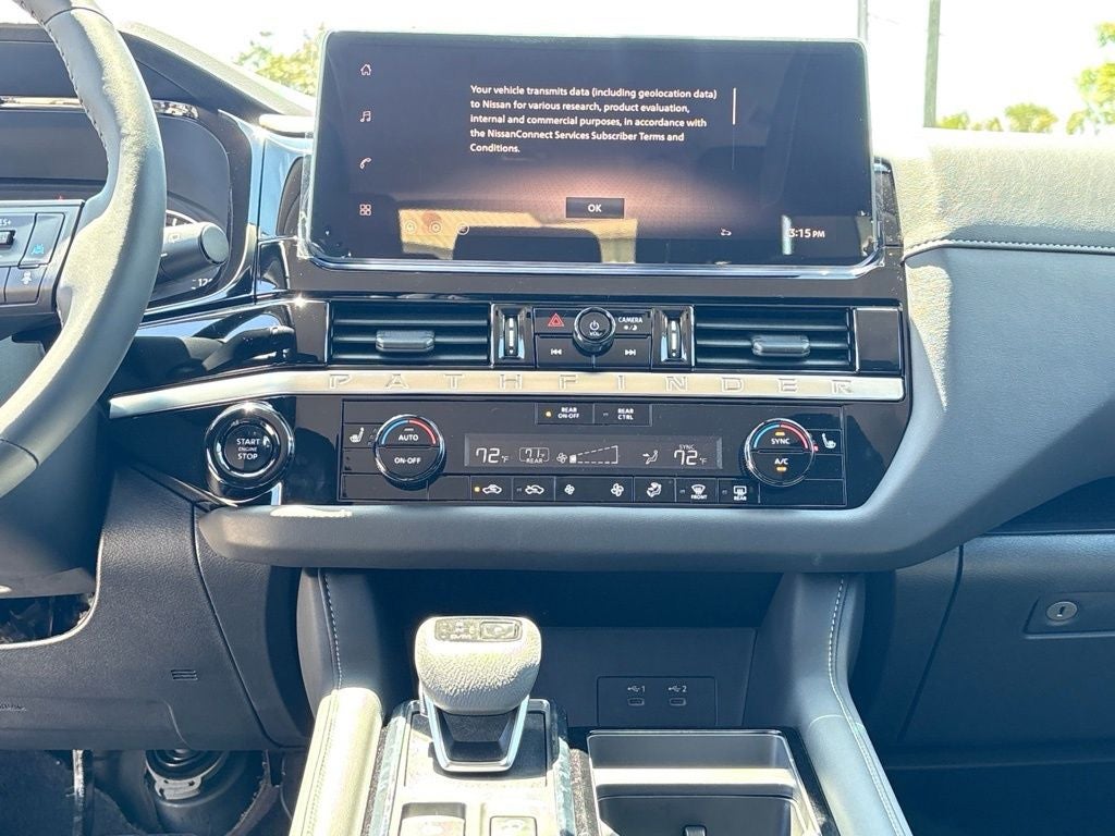 2026 Nissan Pathfinder SV