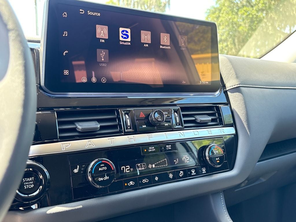 2026 Nissan Pathfinder SV