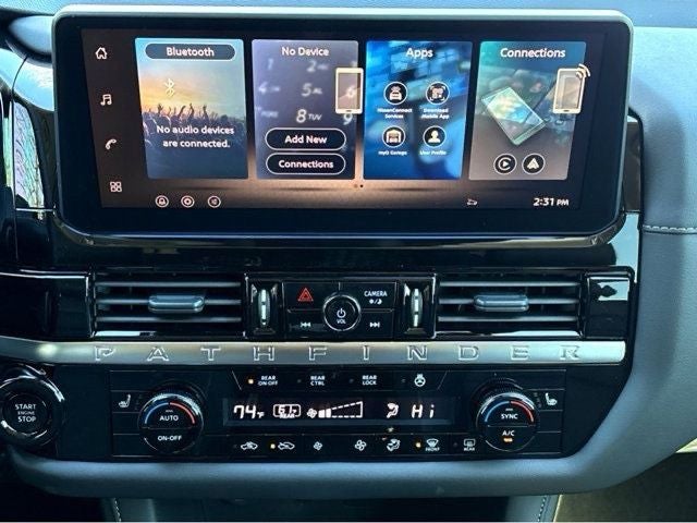2026 Nissan Pathfinder SL