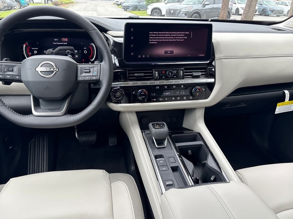 2026 Nissan Pathfinder SL