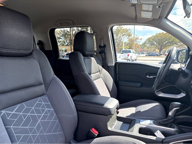 2025 Nissan Frontier SV