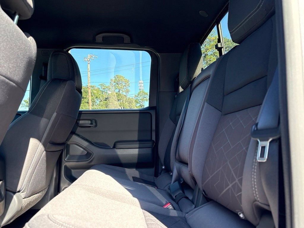 2027 Nissan Frontier Crew Cab SV