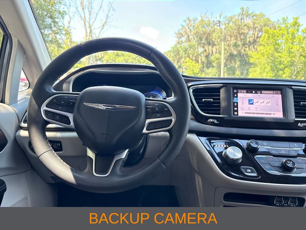 2022 Chrysler Voyager LX