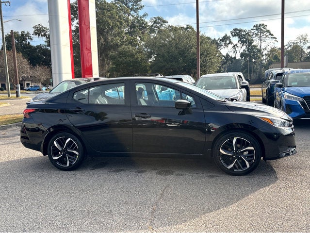 2025 Nissan Versa SR