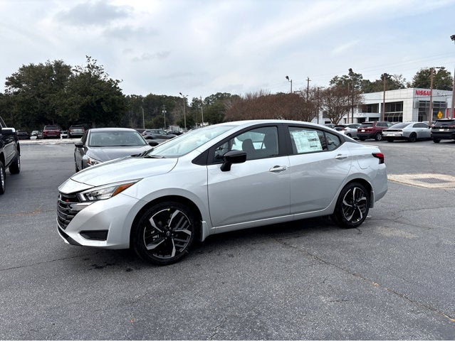 2025 Nissan Versa SR