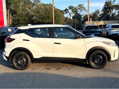 2025 Nissan Kicks Play S
