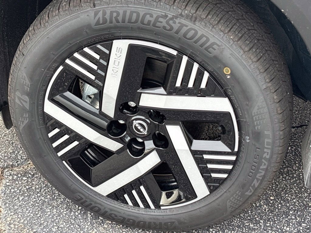 2027 Nissan Kicks SV