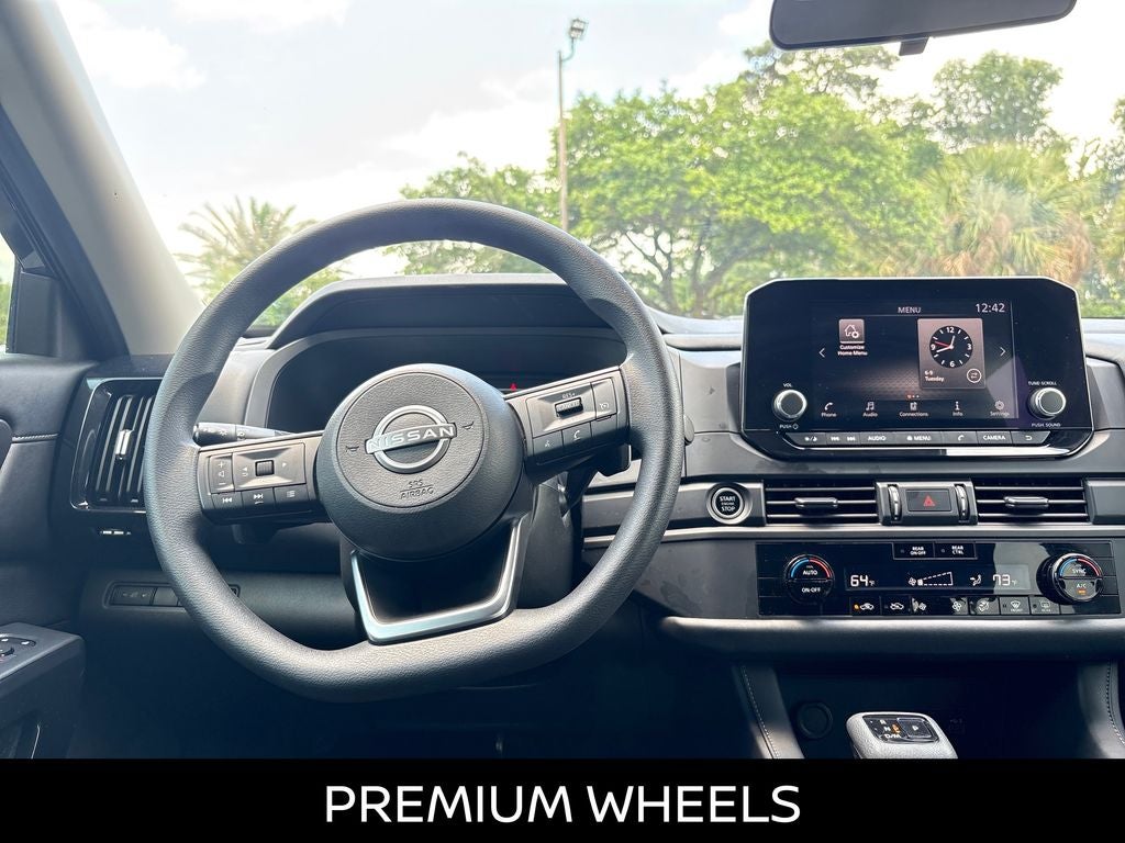 2024 Nissan Pathfinder S