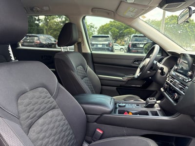 2024 Nissan Pathfinder S