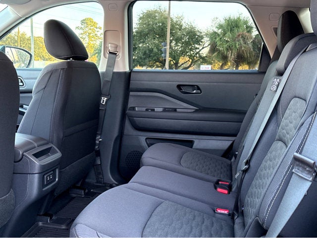 2026 Nissan Pathfinder S