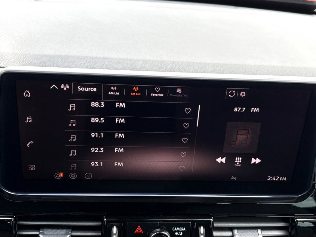 2026 Nissan Pathfinder SV