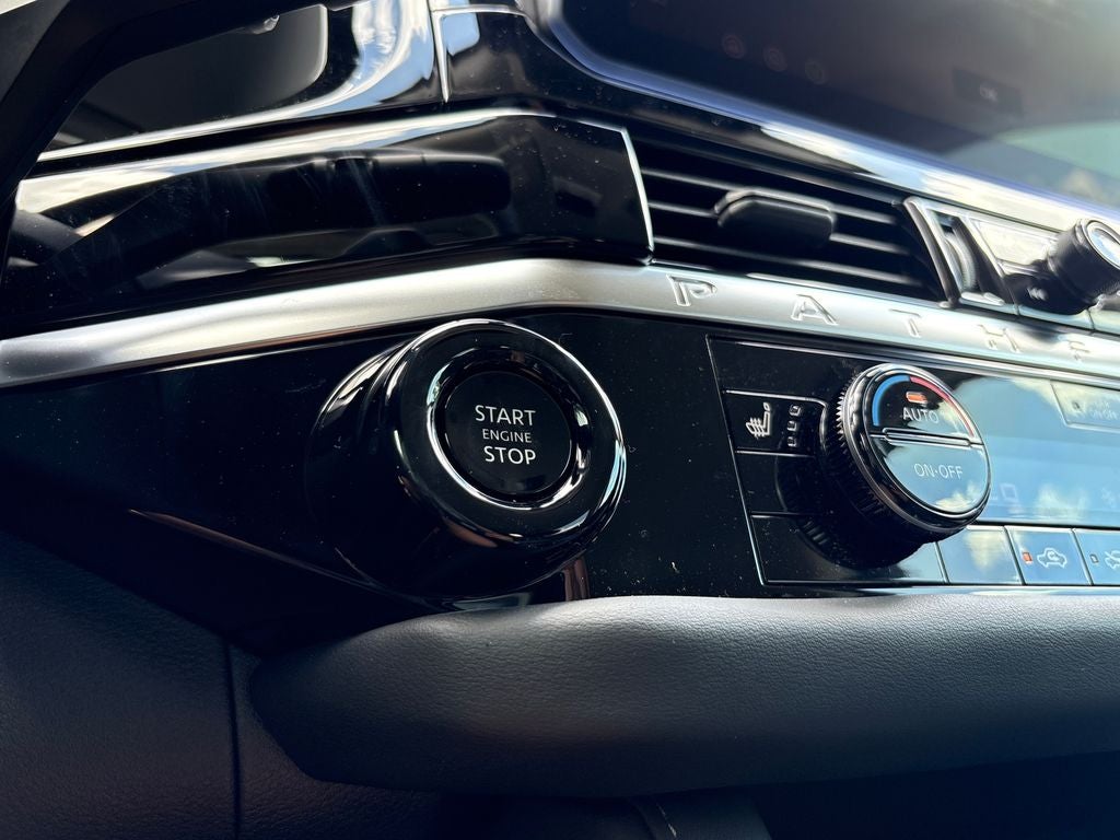 2026 Nissan Pathfinder SV
