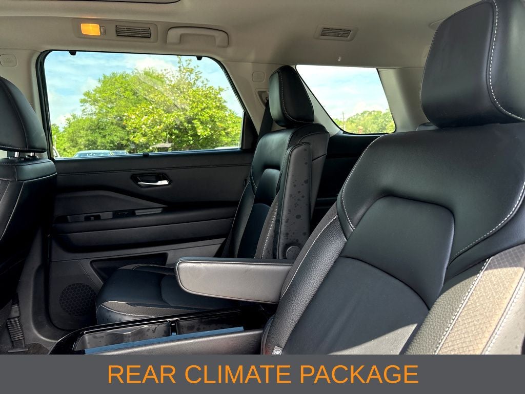2024 Nissan Pathfinder SL