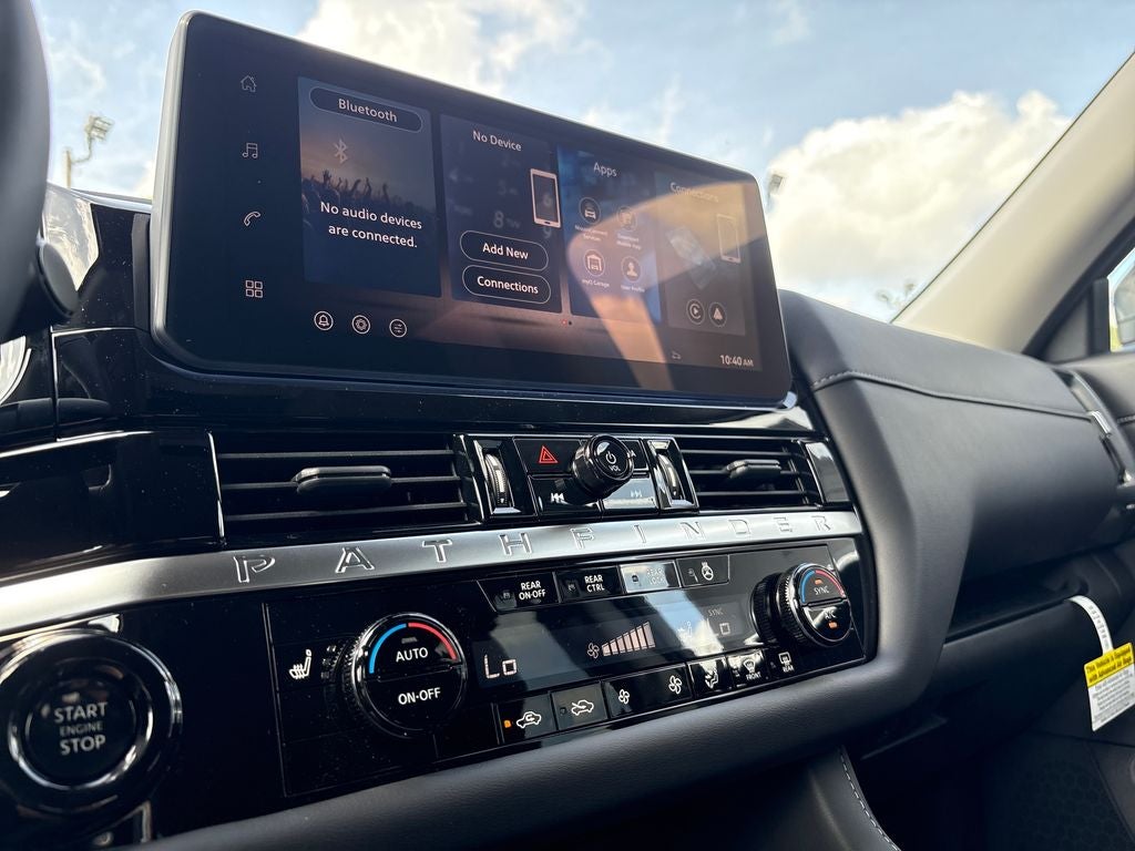 2026 Nissan Pathfinder SL