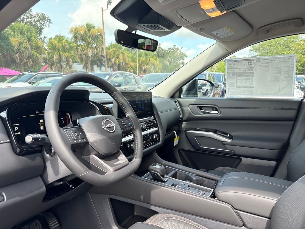 2026 Nissan Pathfinder SL