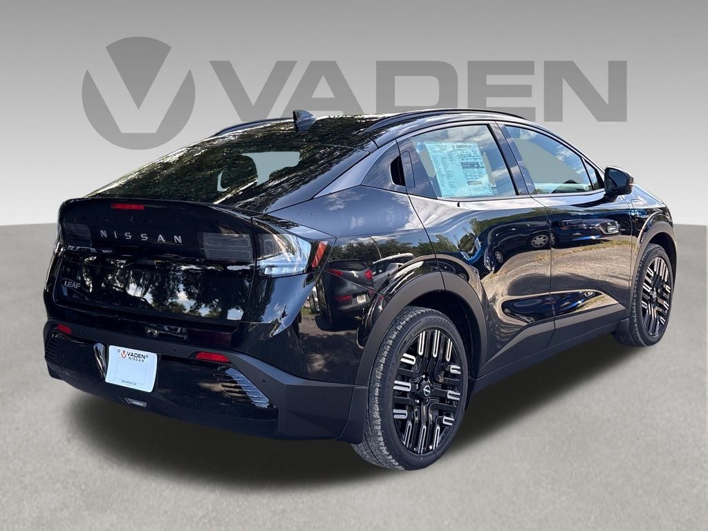 2026 Nissan LEAF Platinum+