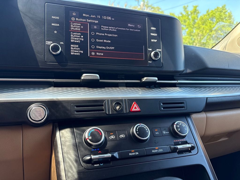 2024 Kia Carnival LX