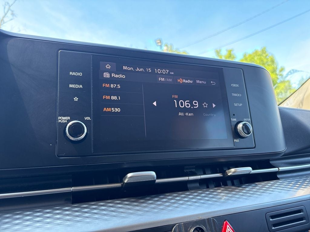 2024 Kia Carnival LX