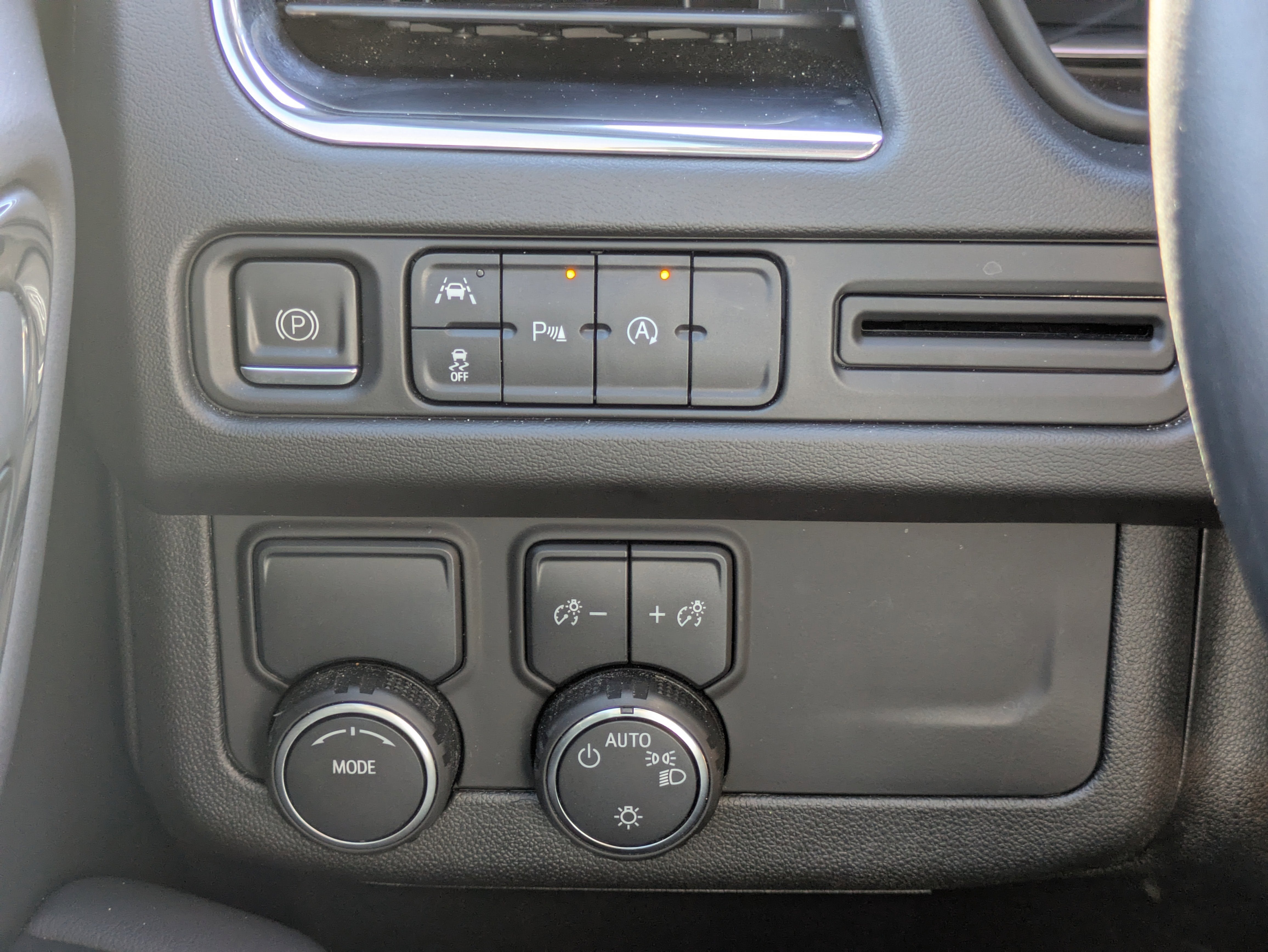 2023 Chevrolet Suburban LS