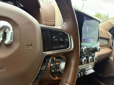 2019 RAM 1500 Laramie Crew Cab 4x4 5'7' Box