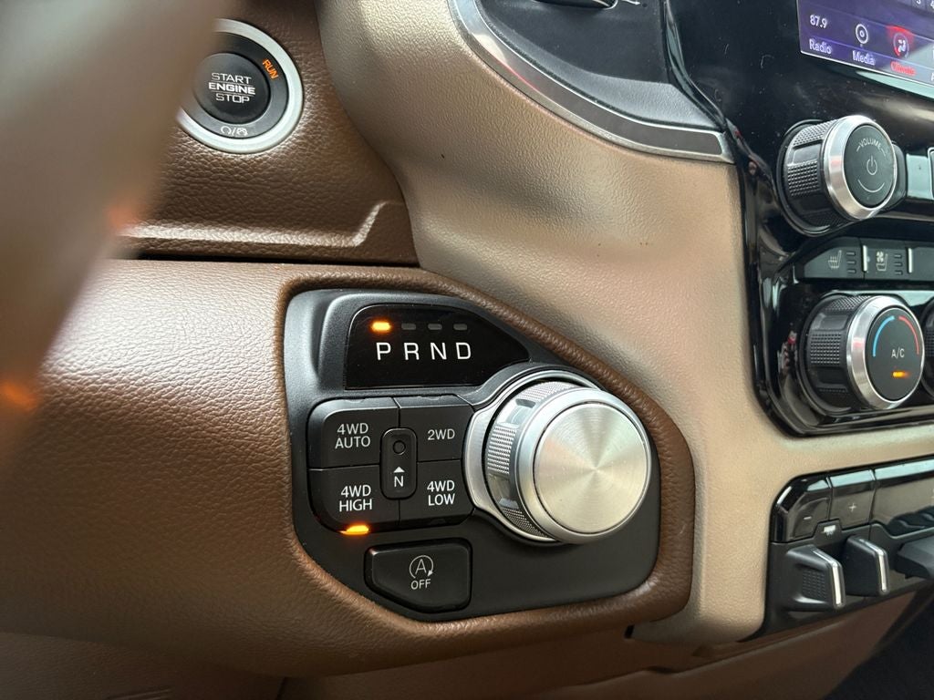 2019 RAM 1500 Laramie Crew Cab 4x4 5'7' Box