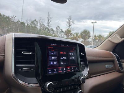 2019 RAM 1500 Laramie Crew Cab 4x4 5'7' Box